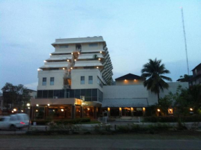 Отель Paradorn Inn  Tha Taphao